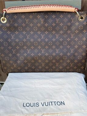 New never used Louis Vuitton Monogram Canvas  Shoulder Bag in Brown